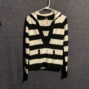 Women’s Derek Heart Sweater